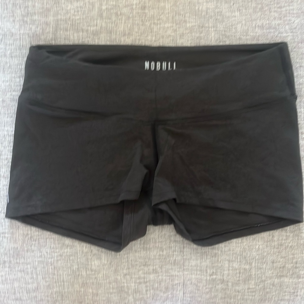 No Bull 2” shorts. Size Medium, EUC